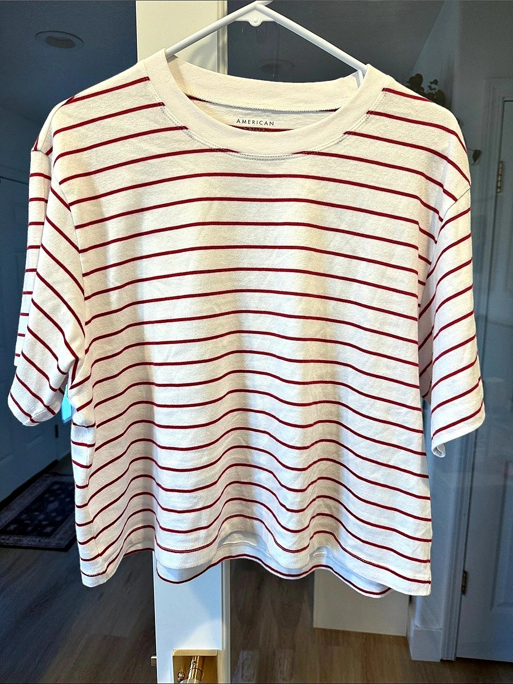 American Eagle Striped Short Sleeve Top in White & Red Size Medium Like New